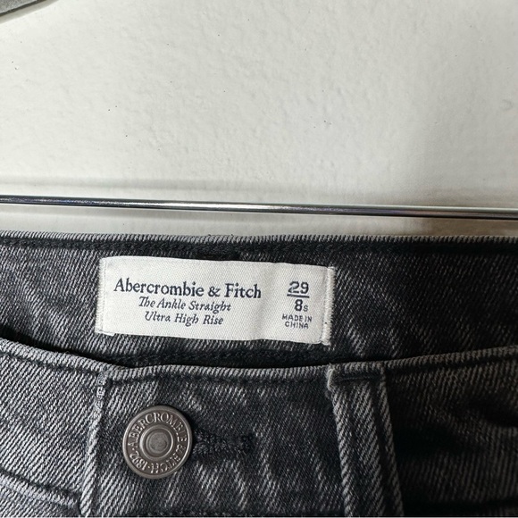 Abercrombie & Fitch Ankle Straight Ultra High Rise Jeans 29/8 Short - Picture 2 of 4
